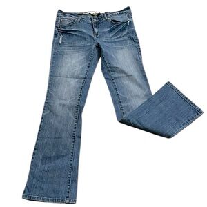 CHARLOTTE RUSSE LOW RISE EVERYDAY DISTRESSED BOOT CUT DENIM JEANS BLUE SIZE 8